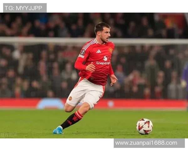 像不像贝克汉姆？芒特完成第一次，曼联赢在一大优势